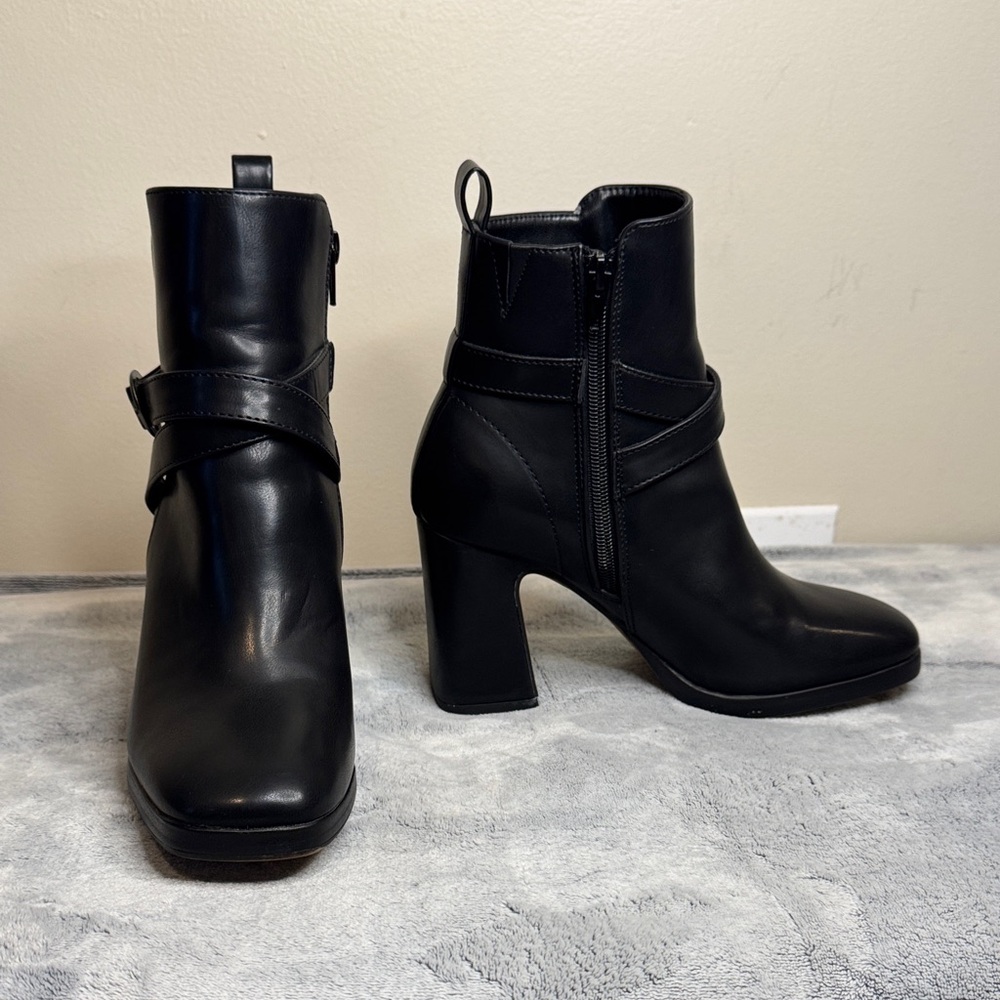 Kensie “Axe” Black Block Heel Booties - Square Toe - Side Zip - 6.5